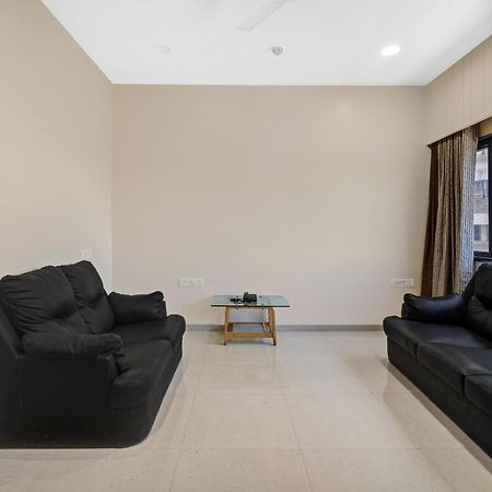 Clubhouse Hotel Raajpath Vadodara Luaran gambar