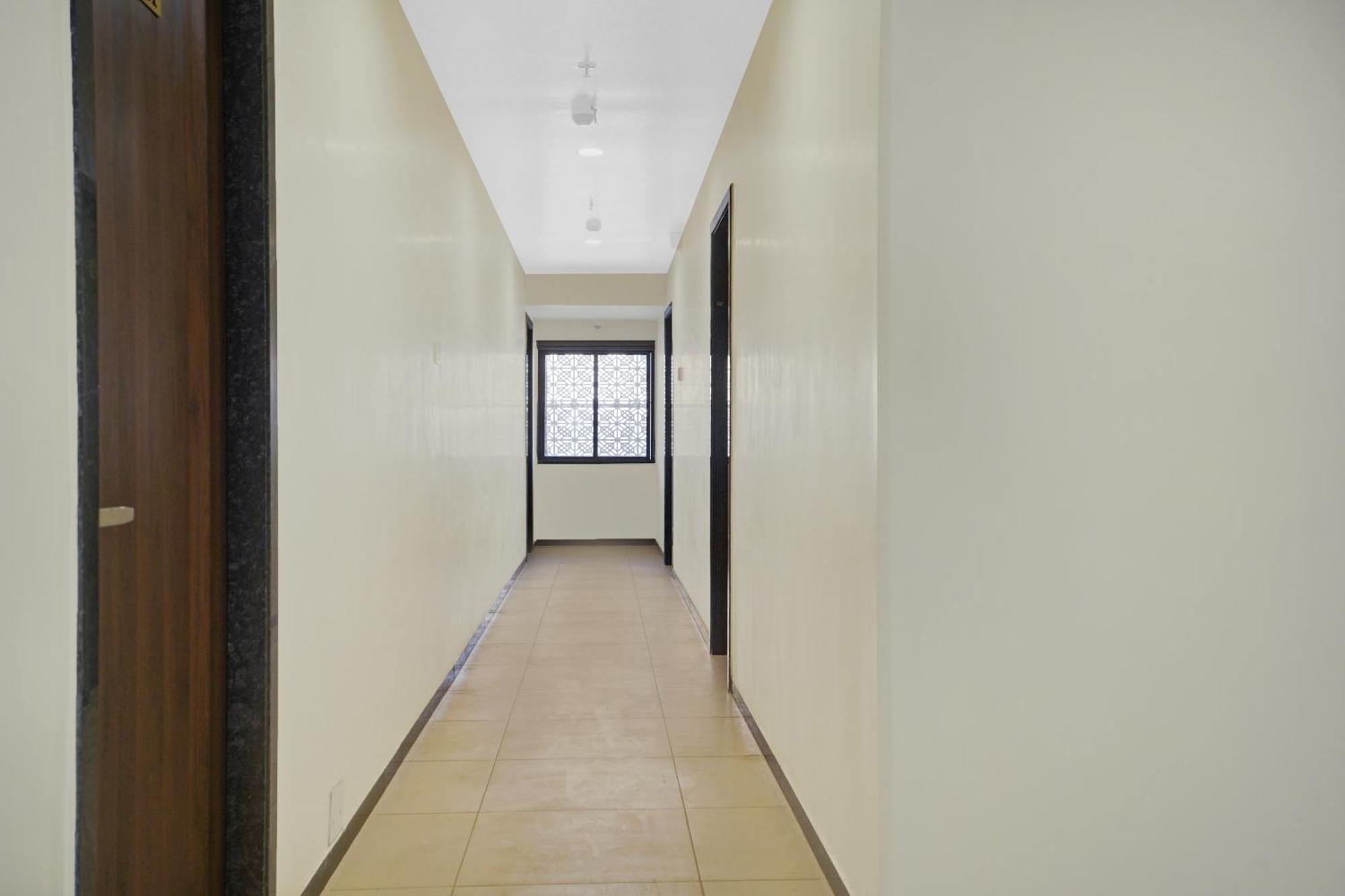 Clubhouse Hotel Raajpath Vadodara Luaran gambar